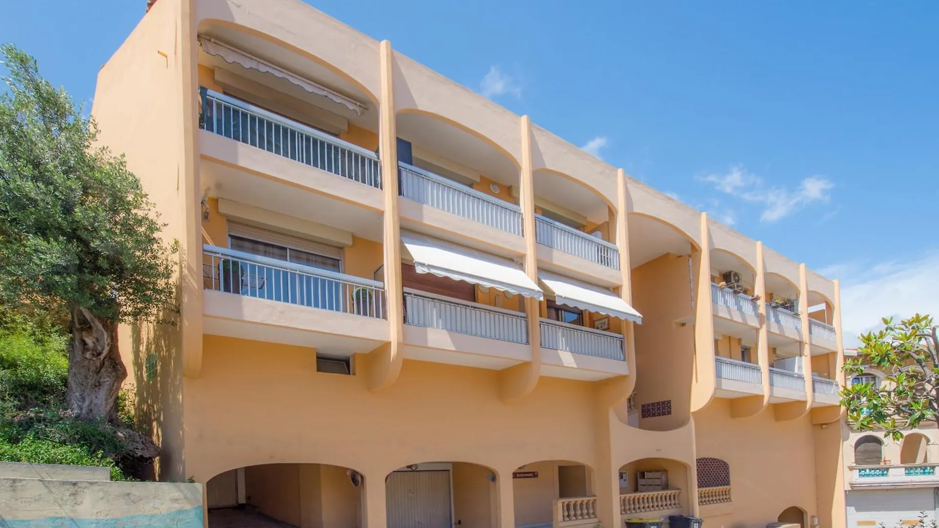 Апартаменты Monaco A Pied - Spacieux Appartement - Balcon - Ca Босолей Франция
