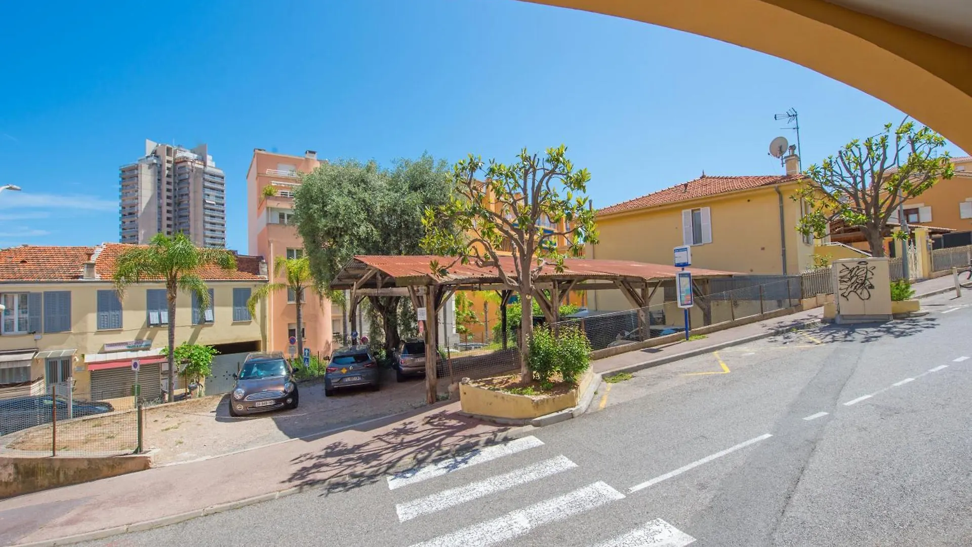 Апартаменты Monaco A Pied - Spacieux Appartement - Balcon - Ca Босолей